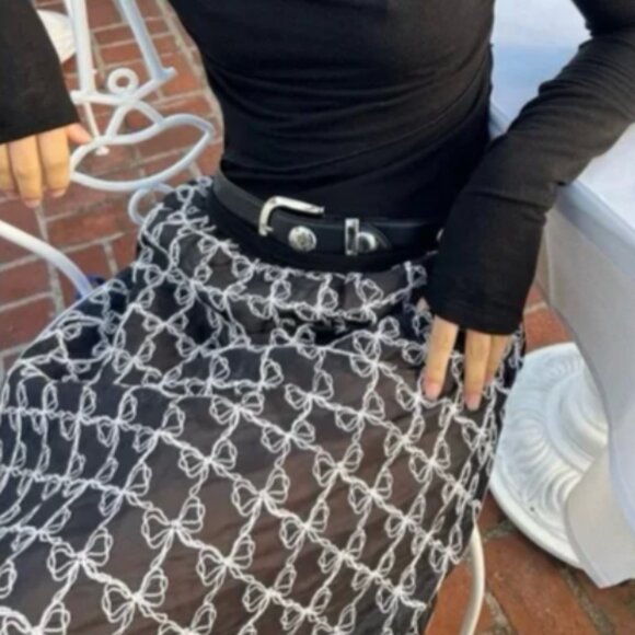 NWT Lisa Says Gah Molly Skirt in Bows Ribbons Black White XS/S Oversized - Picture 2 of 6